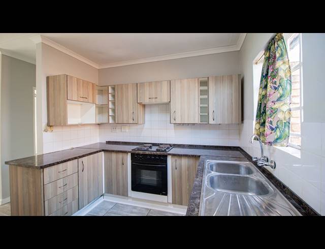 2 BEDROOM SECTIONAL TITLE FOR SALE IN SUNAIR PARK
